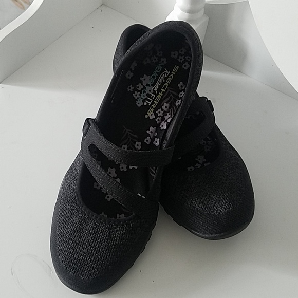 Skechers Memory foam MaryJanes - Picture 1 of 3